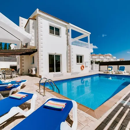 Tia Agia Napa